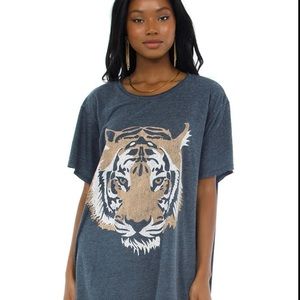 Show me your mumu airport tee